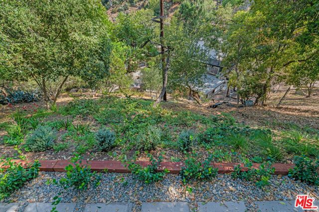 3200 Oakley Drive, Los Angeles CA: https://media.crmls.org/mediaz/f3270ec1-d841-400b-bd66-141e83f7fb61.jpg