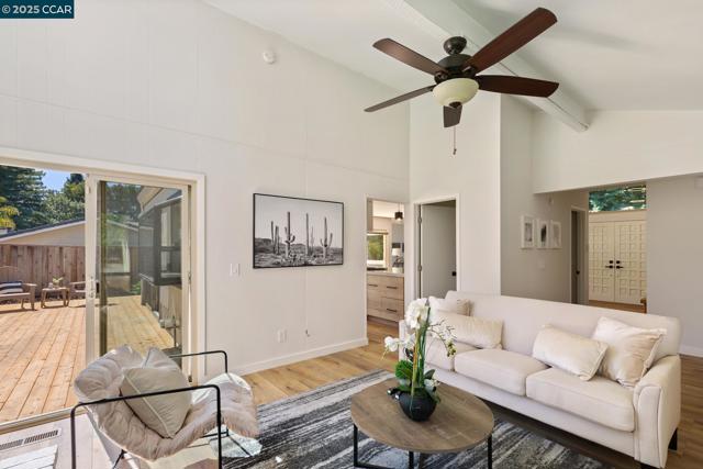 865 El Cerro Blvd, Danville CA: https://media.crmls.org/mediaz/f328f903-3f25-43df-b52c-bc83a7c4b584.jpg