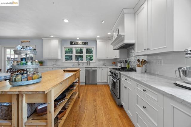 2821 Erin CT, Richmond CA: https://media.crmls.org/mediaz/f3294b77-4160-4508-b657-da41cac9af11.jpg