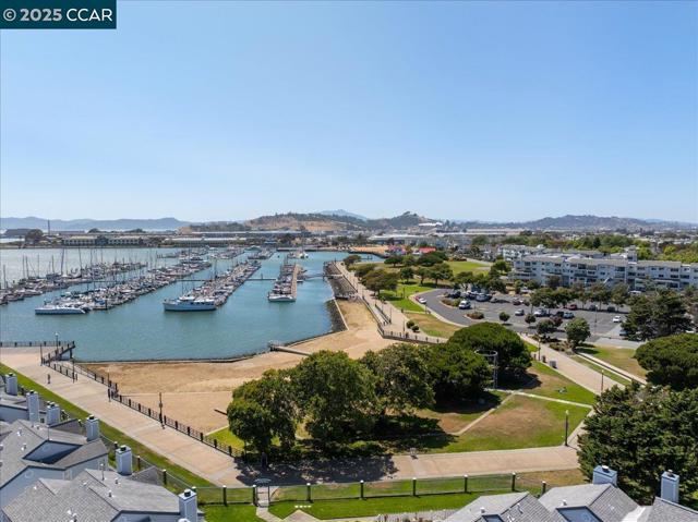 609 Commodore Dr, Richmond CA: https://media.crmls.org/mediaz/f329a387-71ea-494a-b7ee-ea6a9e3aae4c.jpg