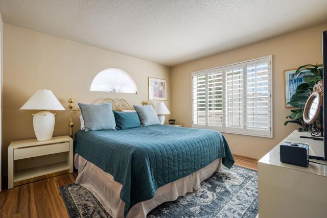 688 Vista Lago N Circle, Palm Desert CA: https://media.crmls.org/mediaz/f32a92c3-15ec-4dce-9046-c4f5ed5c9fc8.jpg