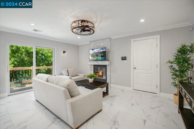 Image 17 of 59 For 4992 Fraga Rd