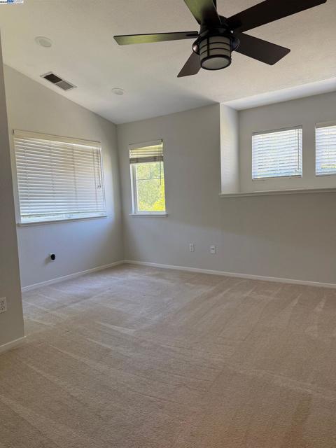 1230 Sutter Creek Ln, San Ramon CA: https://media.crmls.org/mediaz/f32b249d-ac66-4ae6-82ff-11de629b2331.jpg