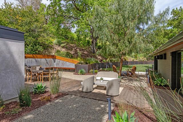 26896 Alejandro Drive, Los Altos Hills CA: https://media.crmls.org/mediaz/f32b52ff-5ee7-48b4-855f-48335e405a4c.jpg