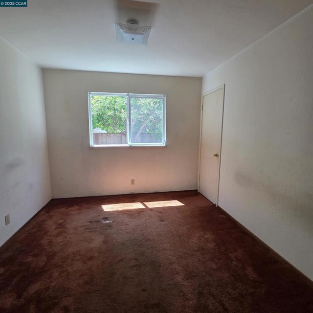 2771 Cornelius Dr, San Pablo CA: https://media.crmls.org/mediaz/f32ba812-c684-4a33-8b12-1a28df4bbf30.jpg