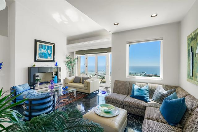 5756 La Jolla Corona Dr, La Jolla CA: https://media.crmls.org/mediaz/f32bb628-98d6-475a-b757-cf785be7b57b.jpg