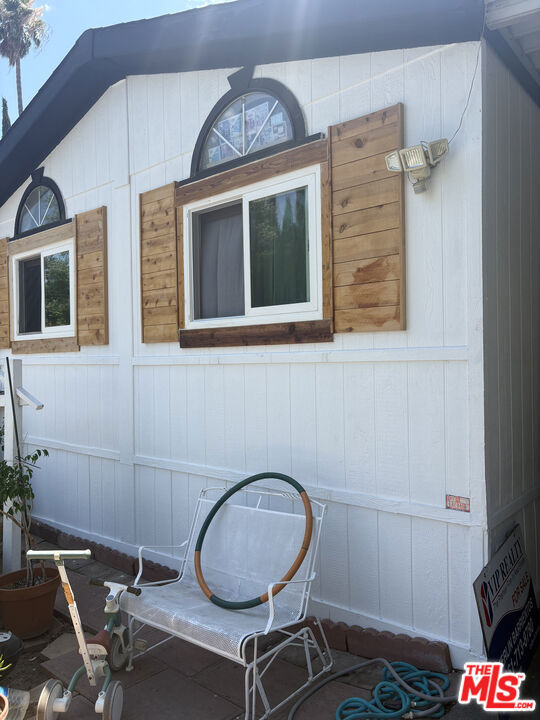 25000 Hawkbryn Avenue, Newhall CA: https://media.crmls.org/mediaz/f32c3e99-68d3-4196-a7dc-e7f2dd7a506c.jpg