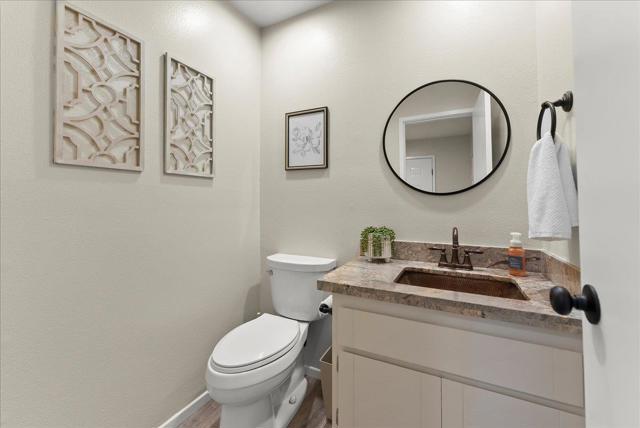 2133 Gold Rush Drive, Gold River CA: https://media.crmls.org/mediaz/f32c7fc6-dff0-4e3c-8d8b-212b055ba749.jpg