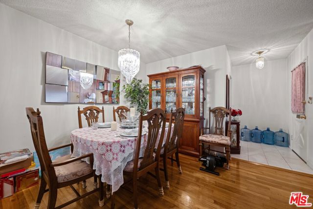 2533 W 118th Place, Hawthorne CA: https://media.crmls.org/mediaz/f32c9b5a-930e-4b00-a0e9-e8f604e76382.jpg