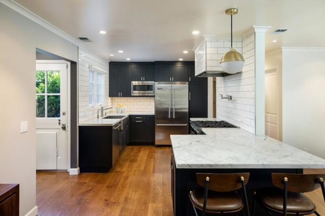539 Bay Road, Menlo Park CA: https://media.crmls.org/mediaz/f32cb82e-66a1-4781-bb43-74cf9b391408.jpg