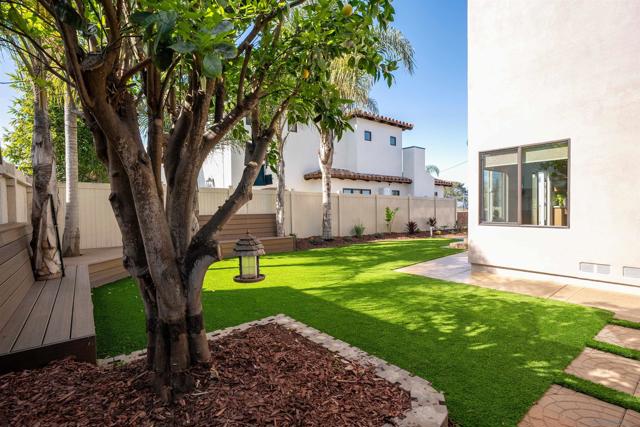 Image 60 of 75 For 4593 Coronado Ave