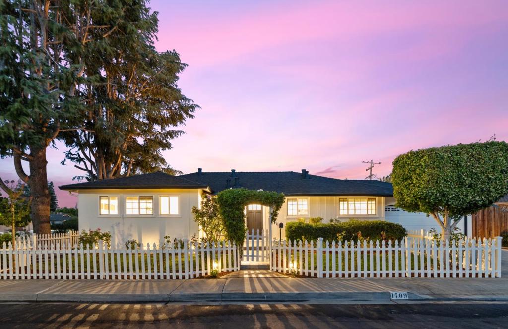 1709 Peartree Lane