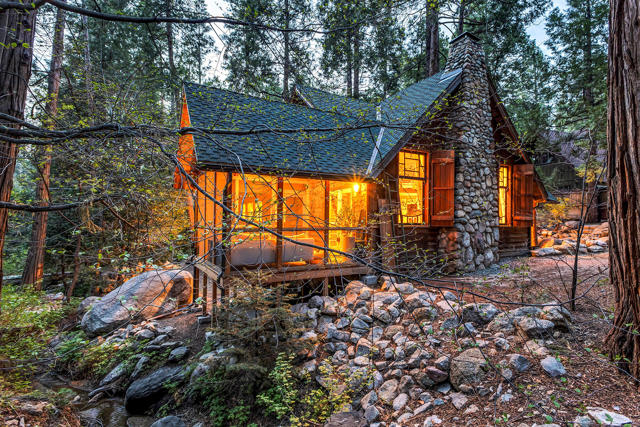 26299 Tahquitz Drive, Idyllwild CA: https://media.crmls.org/mediaz/f32db25d-df0e-45c9-a788-d453672ab4ca.jpg