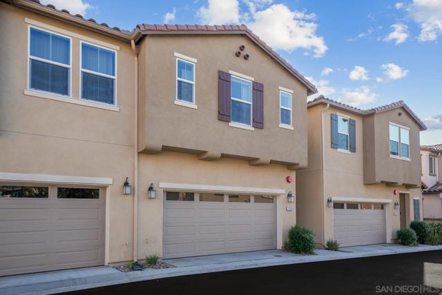 3135 Linwood St, Vista CA: https://media.crmls.org/mediaz/f32dc9b2-f01e-486c-b1d4-2be984377f05.jpg