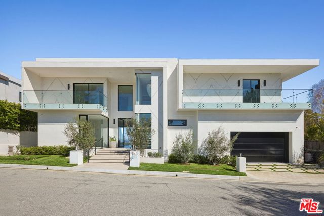 2180 Stradella Road, Los Angeles CA: https://media.crmls.org/mediaz/f32e7e0d-360c-44b2-a99b-2c9072427769.jpg