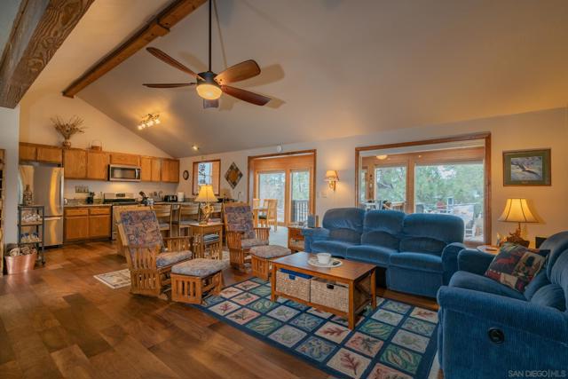 39470 Lake Dr, Big Bear CA: https://media.crmls.org/mediaz/f32ec654-b763-463d-aced-6456b031c5b5.jpg
