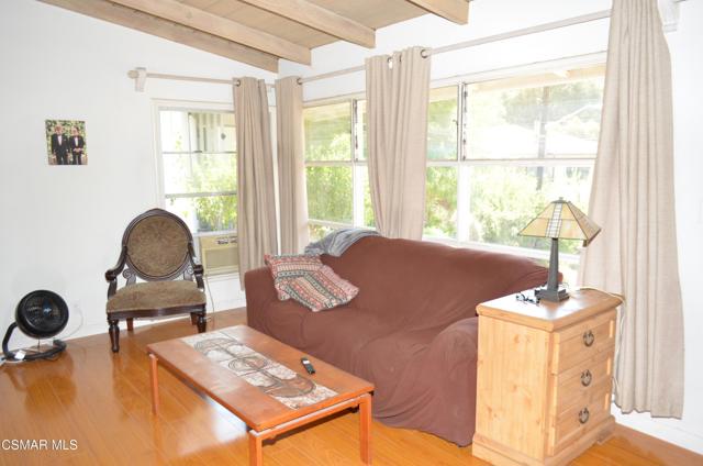 550 Arch Place, Glendale CA: https://media.crmls.org/mediaz/f32ed032-b2ff-44ae-9b54-62e32780a054.jpg
