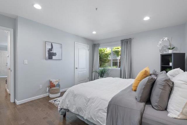 41 Grandview Street, Santa Cruz CA: https://media.crmls.org/mediaz/f32ed4c5-d99f-4e80-8a3d-5efc0d67b399.jpg