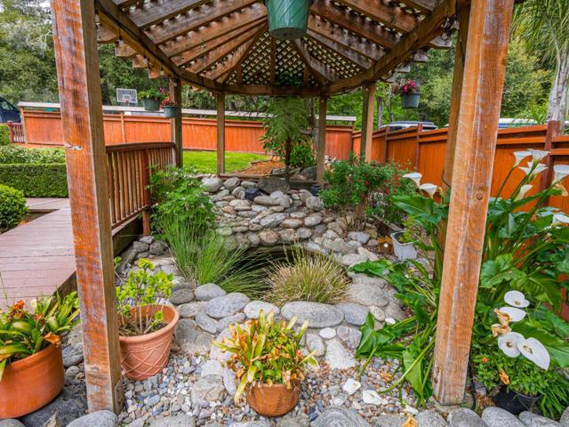 3040 Pacific Heights Drive, Aptos CA: https://media.crmls.org/mediaz/f32ed922-4dbe-4edb-85dd-5d00fa9749d3.jpg