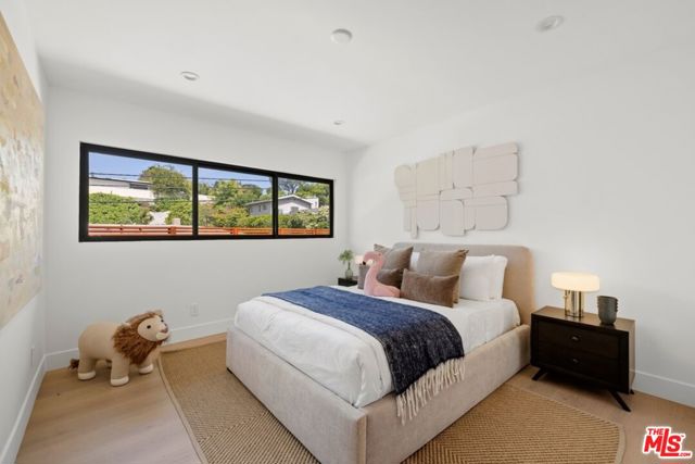 2716 Laurel Pass / Bypass, Los Angeles CA: https://media.crmls.org/mediaz/f32f2697-aab1-4d3e-8a69-9c7a1532d57b.jpg