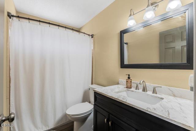 1431 Lakehurst Street, Oxnard CA: https://media.crmls.org/mediaz/f32f8dcd-421c-4ddf-a431-360f08fcb4fe.jpg
