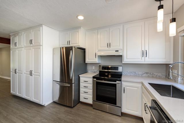 8721 Wahl St, Santee CA: https://media.crmls.org/mediaz/f3304424-9131-4f93-8b60-861418789961.jpg