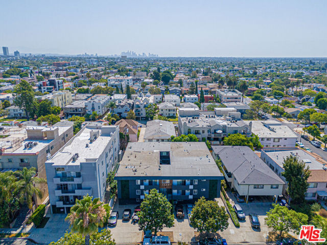 1534 S Shenandoah Street, Los Angeles CA: https://media.crmls.org/mediaz/f330c9a6-95c5-4bfc-8de3-501cdda5bb51.jpg