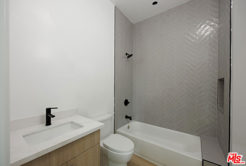 MLS #26856319 image #12
