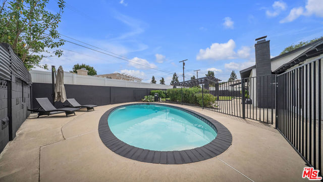 10326 Gothic Avenue, Granada Hills CA: https://media.crmls.org/mediaz/f331dc6f-5f76-4eb3-b55a-112e218823f0.jpg