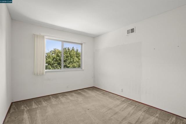 220 Daylight Pl, Danville CA: https://media.crmls.org/mediaz/f3321ff4-a3ba-4169-a530-e3e15f7f28df.jpg