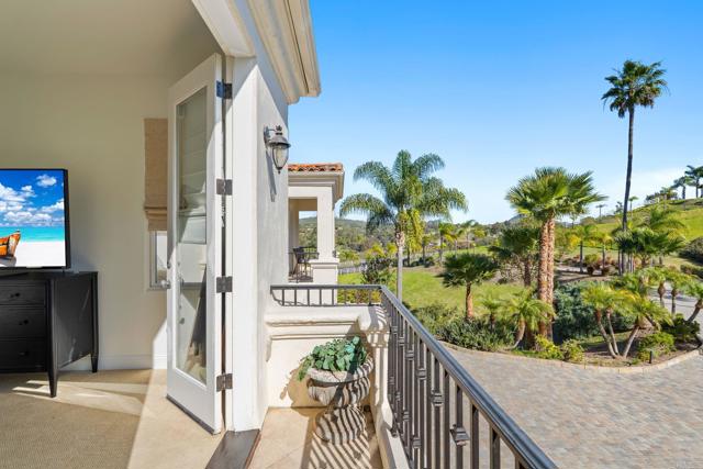Detail Gallery Image 25 of 51 For 3376 Calle Tres Vistas, Encinitas,  CA 92024 - 5 Beds | 5/1 Baths