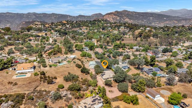 2461 Denova Drive, Alpine CA: https://media.crmls.org/mediaz/f332307a-26cc-45d8-94b7-e0b2a2d41837.jpg