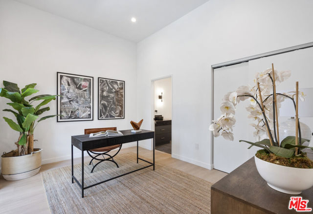 1046 Oban Drive, Los Angeles CA: https://media.crmls.org/mediaz/f3326828-278d-4df0-965c-672efc9b14c2.jpg