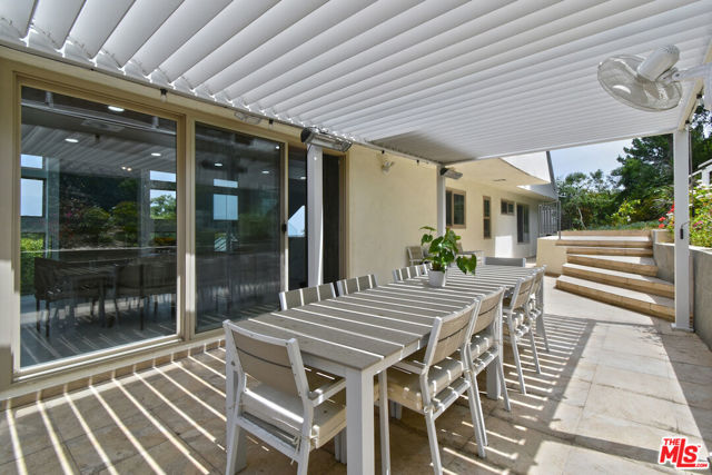 3539 Alana Drive, Sherman Oaks CA: https://media.crmls.org/mediaz/f3326d2d-bf49-42a7-b61b-e348aa736d44.jpg