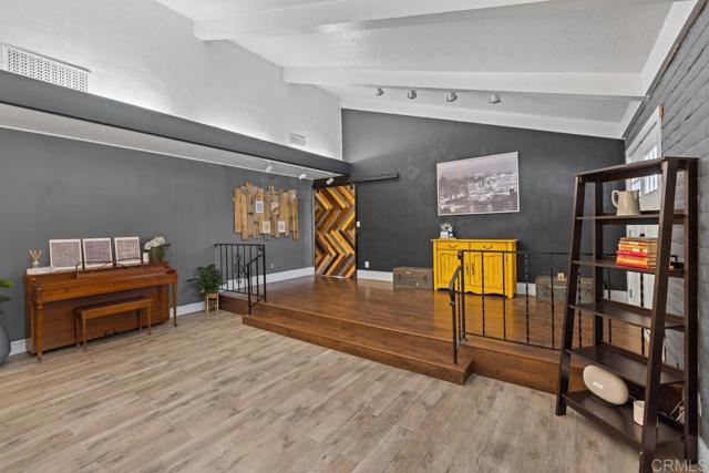 Detail Gallery Image 8 of 40 For 9739 Carta Ln, El Cajon,  CA 92021 - 5 Beds | 4 Baths