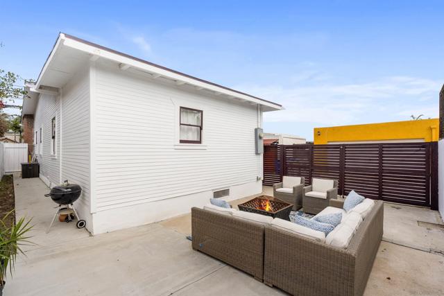 3257 Dwight St, San Diego CA: https://media.crmls.org/mediaz/f332b50d-7c67-454c-aa3f-e692ddc37f5a.jpg