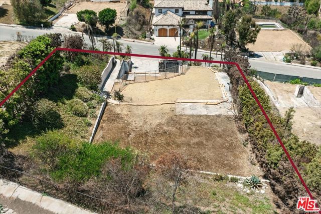 16763 Monte Hermoso Drive, Pacific Palisades CA: https://media.crmls.org/mediaz/f3335b0a-8c5b-4d1e-a0fe-0bfaf949b7a0.jpg