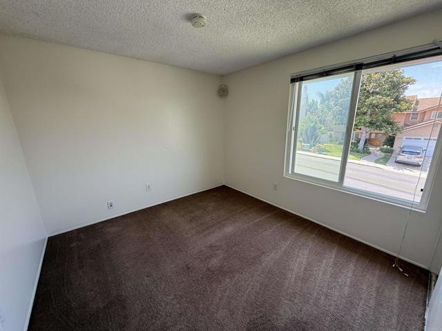 Detail Gallery Image 17 of 37 For 3570 Tony Dr, San Diego,  CA 92122 - 4 Beds | 2/1 Baths