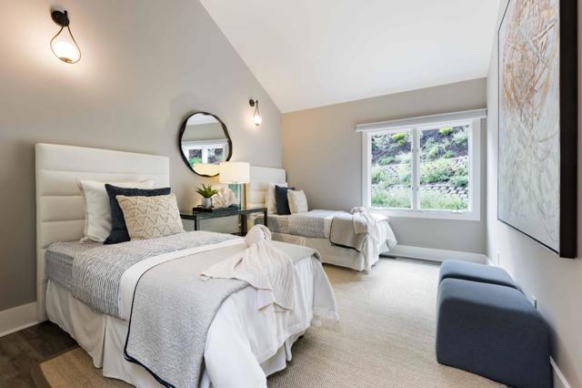 5 Oak Forest Court, Portola Valley CA: https://media.crmls.org/mediaz/f3344335-c8a8-4d72-b29a-57bec31d8ff7.jpg