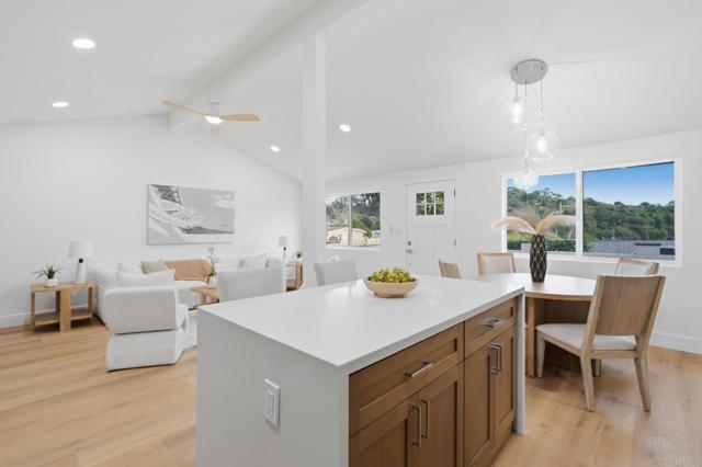 Detail Gallery Image 10 of 43 For 3625 Peach Blossom St, National City,  CA 91950 - 5 Beds | 3 Baths