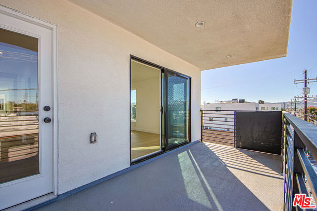 5709 Auckland Avenue, North Hollywood CA: https://media.crmls.org/mediaz/f3347eb7-12a5-4ee7-95ca-3444866be135.jpg
