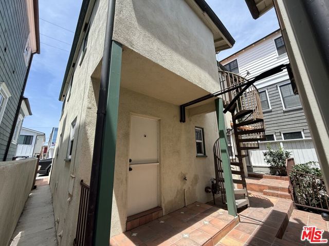 136 28th Street, Hermosa Beach, California 90254, 0 ,Residential Income,For Sale,28th,0,26874939
