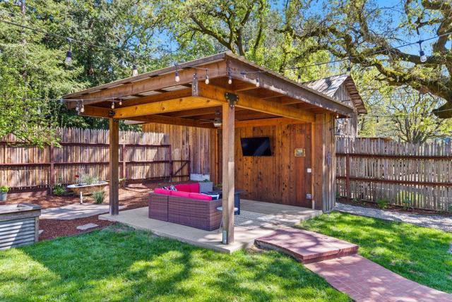 4200 Glenwood Drive, Scotts Valley CA: https://media.crmls.org/mediaz/f33603bb-77fb-465d-ba6f-6ff2e2878ddc.jpg