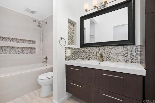 Detail Gallery Image 29 of 45 For 2433 La Costa Ave. a,  Carlsbad,  CA 92009 - 2 Beds | 2/1 Baths