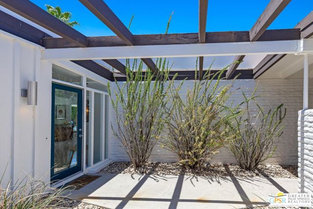 1279 S Driftwood Drive, Palm Springs, CA 92264