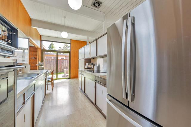 2104 Lexington Avenue, San Mateo CA: https://media.crmls.org/mediaz/f33722e2-2fbe-4b3a-b1ec-8f1983d1b36d.jpg