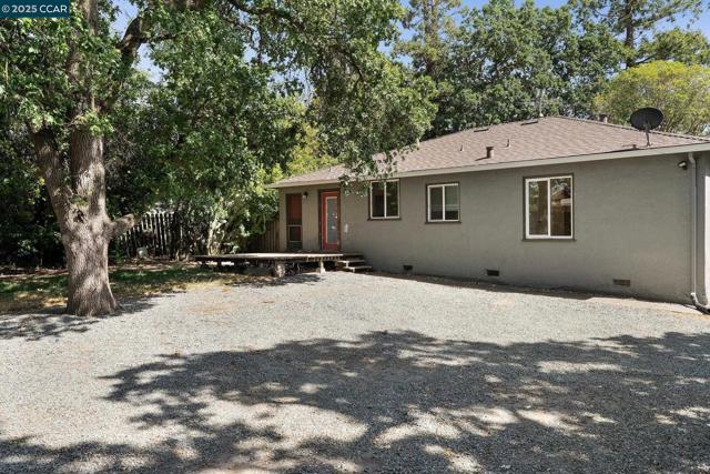 1580 3rd Ave, Walnut Creek CA: https://media.crmls.org/mediaz/f3374380-d386-482c-960d-bebd958f29ab.jpg