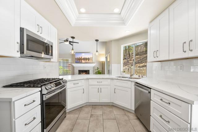 11781 Caminito De Las Missiones, San Diego CA: https://media.crmls.org/mediaz/f337d8e0-8a1e-4fad-8521-4a9bbda87432.jpg