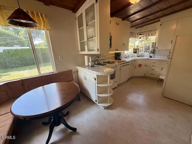 Detail Gallery Image 4 of 24 For 4531 Alcorn Dr, La Canada Flintridge,  CA 91011 - 3 Beds | 2 Baths