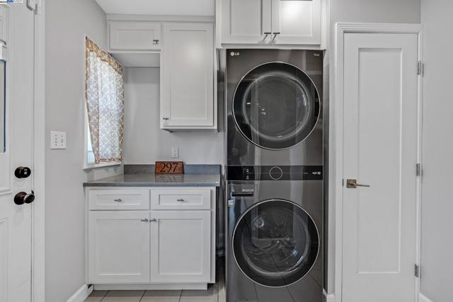 297 Lorraine Blvd, San Leandro CA: https://media.crmls.org/mediaz/f3385519-e256-4832-b51e-c5703b1d645e.jpg